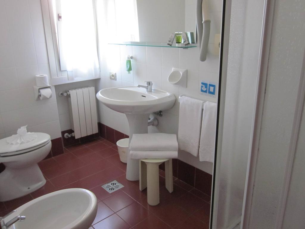 Hotel Marina Torri Del Benaco Εξωτερικό φωτογραφία