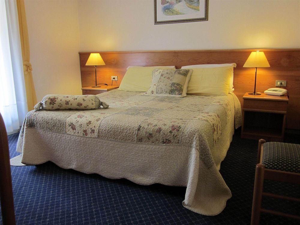 Hotel Marina Torri Del Benaco Εξωτερικό φωτογραφία