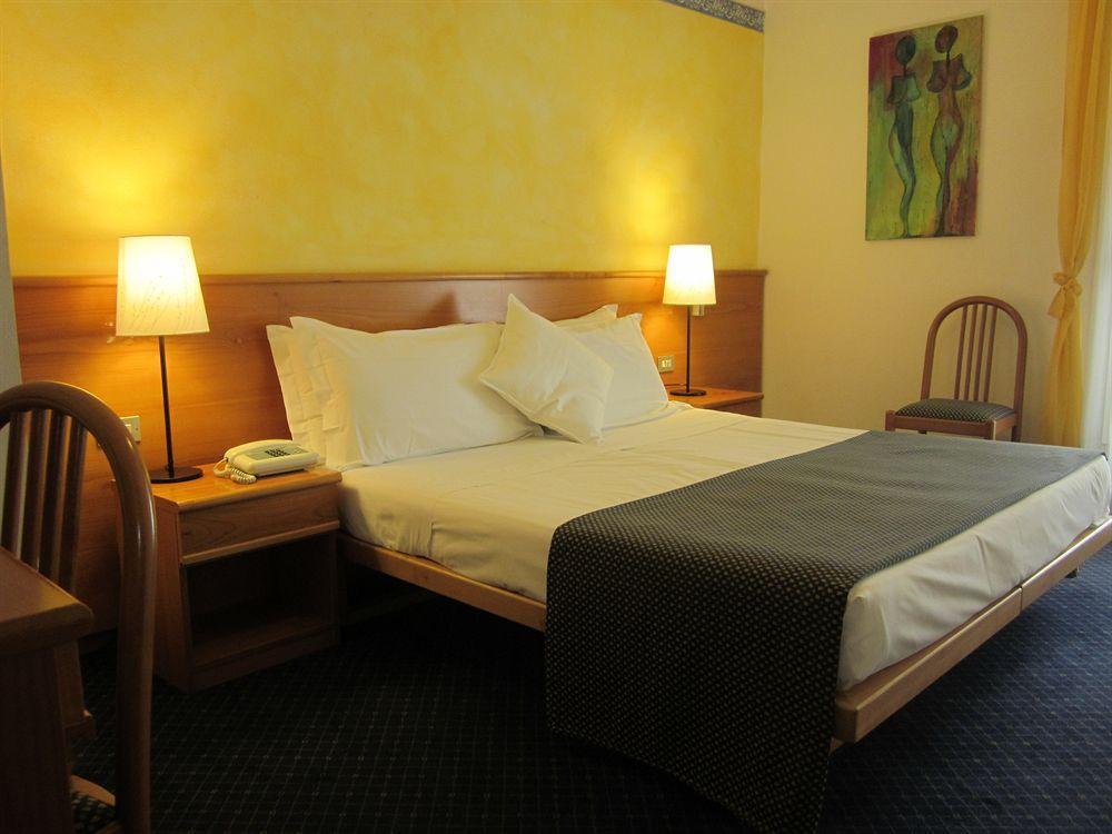 Hotel Marina Torri Del Benaco Εξωτερικό φωτογραφία